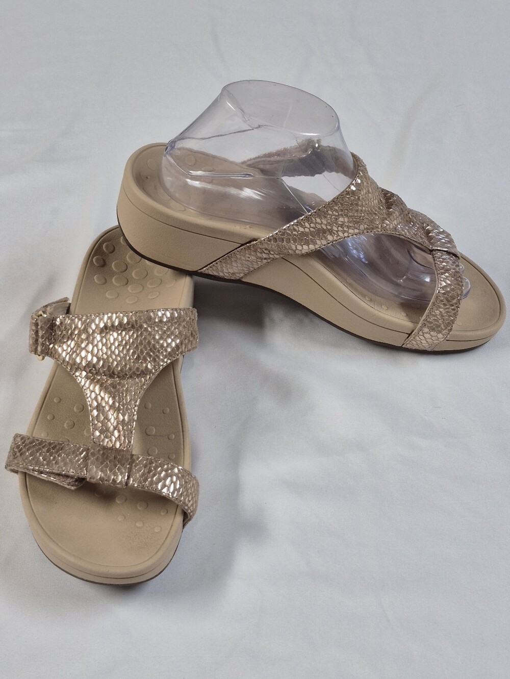 Vionic Ellie Platform Comfort Sandal Rose Gold Metallic Snake Women's Size 9 - Picture 9 of 9
